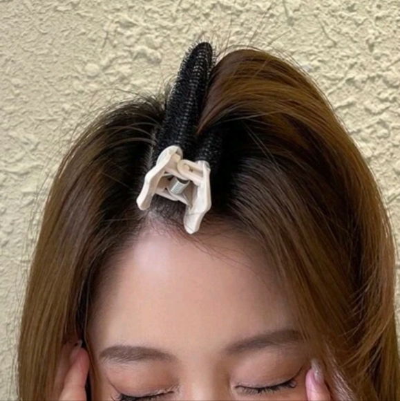 🍉5 for $25* Volume Giving Hair Roller Clips - Picture 3 of 4